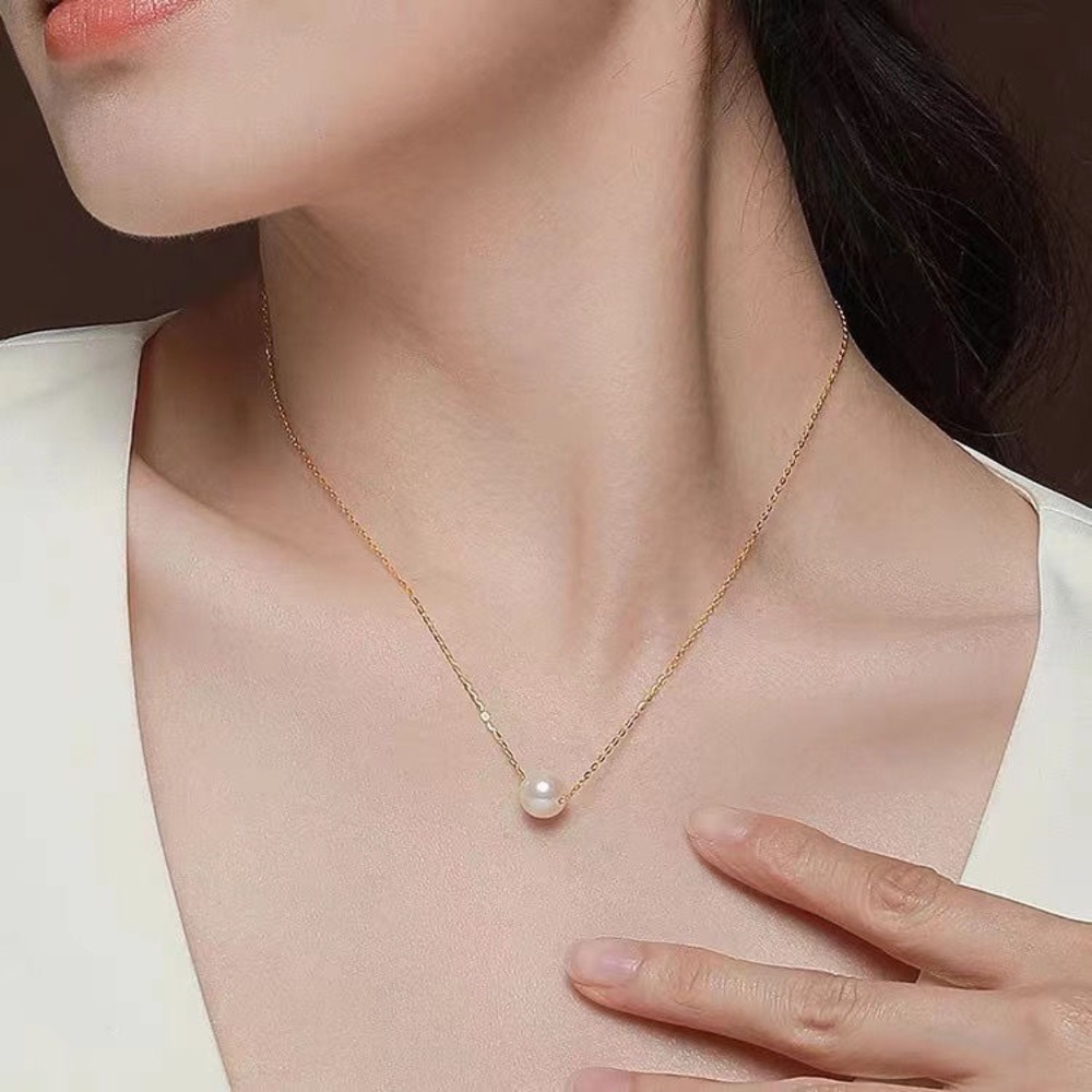 Fresh water pearl necklace